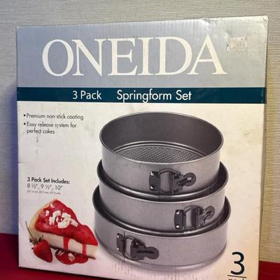 Oneida 3-Pack Springform Pan Set – Lightly Used