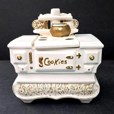 "McCoy" Ceramic Old-fashioned Stove Cookie Jar