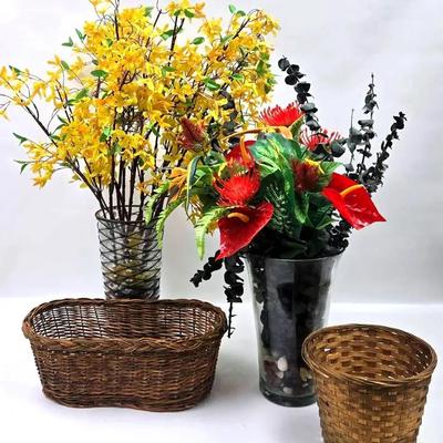 Charming & Decorative Decor 