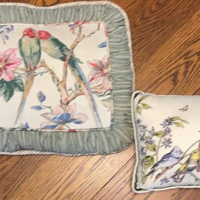 2 Vintage Throw Pillows  13”x13” 2parrots 8”x8” 4 Lil Birds