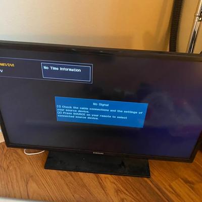 Hoover Power max Deluxe Vacuum & Samsung Flat Screen TV