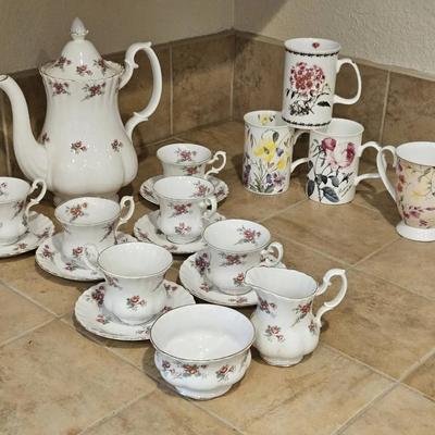 Richmond Bone China "Rose Time" tea or coffee set 