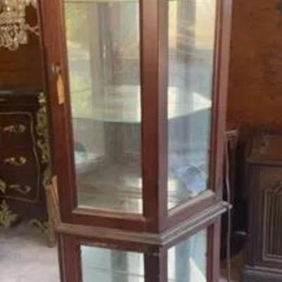 Lighted Mirrored Cabinet
