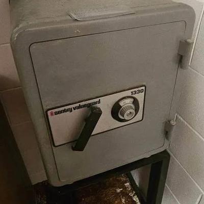 Sentry Valueguard 1330 Safe