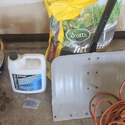 Turf Builder, Shovel & anti-freeze