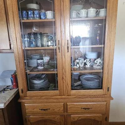 Dining Room Hutch w/ Glass Doors, & Storage Underneath. 