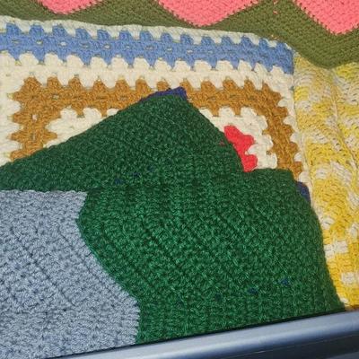 Totes w/ Afghans, Blankets & More!