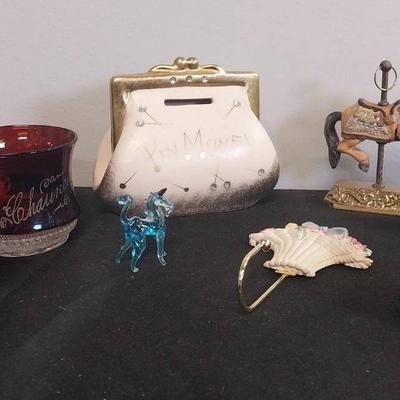GS200 - Vintage Bedroom Decor