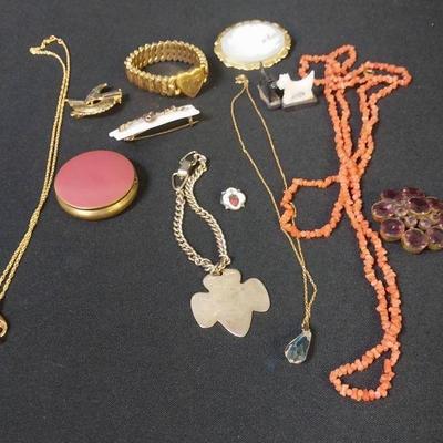GS208 - Vintage Damascene Broach and Other Vintage Jewelry 