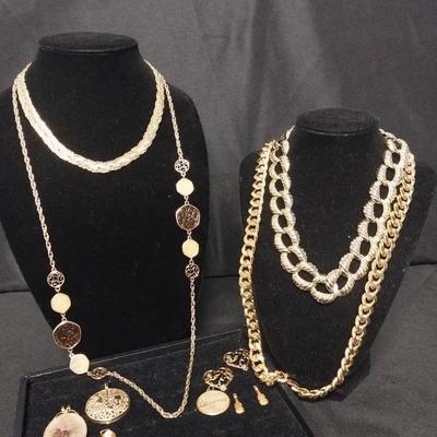 DW257 - Vintage Goldtone Costume Jewelry - Necklaces, Pendants, Brooches