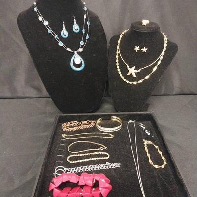 DW259 - Costume Jewelry - Bracelets and Sets