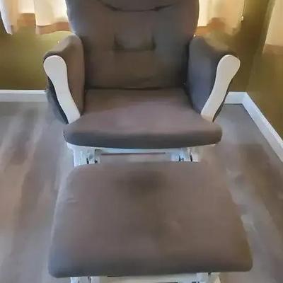 White Wooden Glider W/ Ottoman 