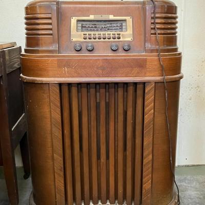1940s Philco 40-180 Console Radio