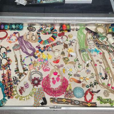 Sale Photo Thumbnail #543