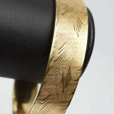 14K Gold Engraved Hinged Bangle Bracelet