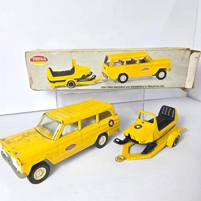 Vintage Tonka Mini Wagoneer With Snowmobile & Trailer In Box - Model 1081