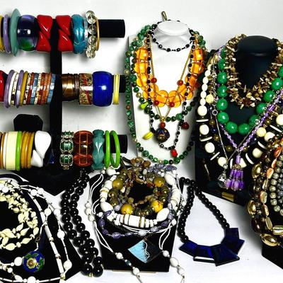 Costume Jewelry Necklaces & Bracelets - Beaded & More