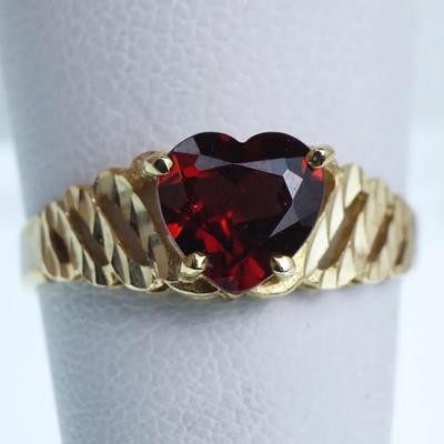 14K Gold Garnet Heart Ring- Size 7