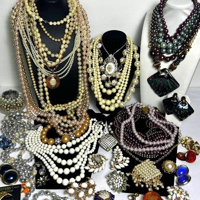 Costume Pearl & Beaded Jewelry