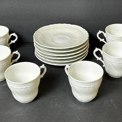 Richard Ginori Vecchio White Cups & Saucers 