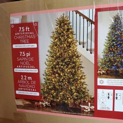 7.5’ Lighted Artificial Christmas Tree