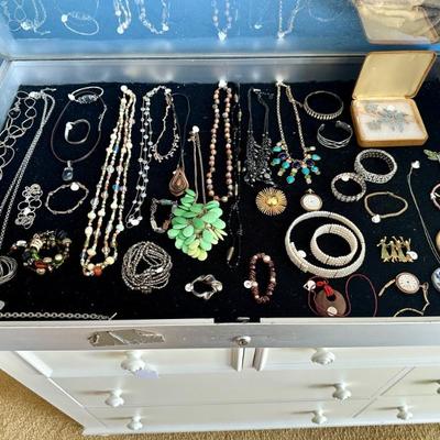 Sale Photo Thumbnail #70