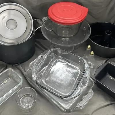 Assorted Cookware and Bakeware Lot