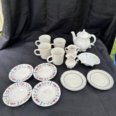 Vintage Cream-Colored Teapot & Tea Set