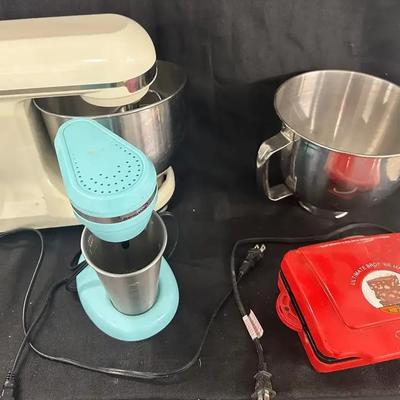 Lot of 4 Kitchen Appliances - Stand Mixer, Hand Mixer, and Brownie Maker