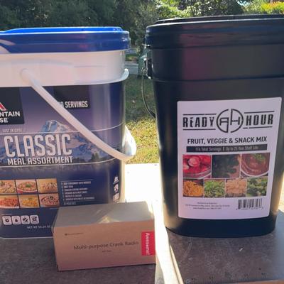 Emergency Preparedness Food And Crank Radio 