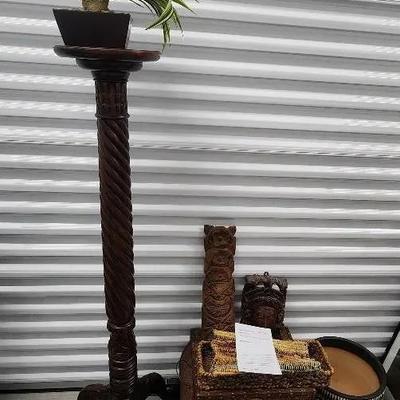Wooden And Wicker Decor!