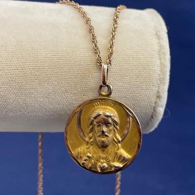 19k Gold Jesus Mary Pendant And Necklace 