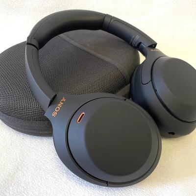 Sony WH-1000XM4 Wireless Noise-canceling Headphones