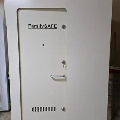 This storm safe is cross posted to our online auction. The storm safe is at a different location.  Please contact me to inquire. 