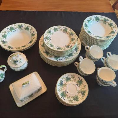 Lot 206: Mikasa Chelsea Vine Dishware