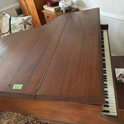Lot 116:  Vintage Baby Grand Piano – Mahogany Finish