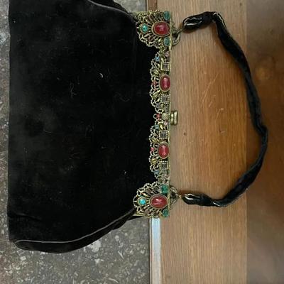 Lot 323: Vintage Velvet Paste Jeweled Clutch