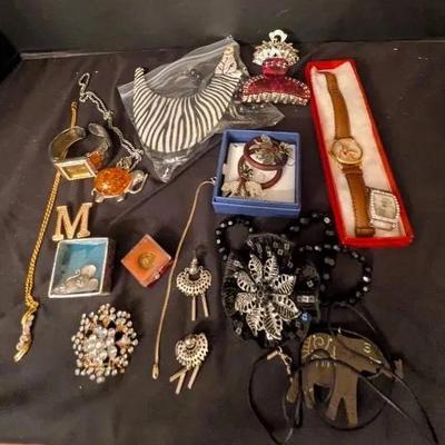Sale Photo Thumbnail #60: Mixed Jewelry & Accessories Lot (Lot F)– Watches, Brooches, Necklaces & More