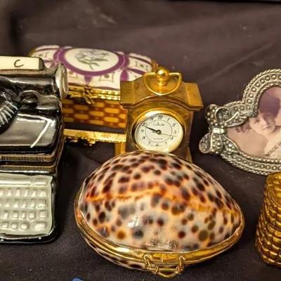 Sale Photo Thumbnail #13: Vintage Trinket Box & Keepsake Collection – Mixed Lot
