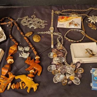 Sale Photo Thumbnail #59: Mixed Vintage & Costume Jewelry Lot (Lot E)– Necklaces, Brooches, Earrings & More