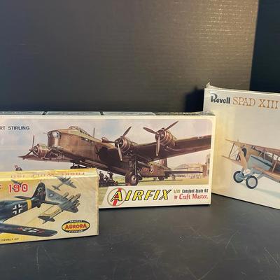 Sale Photo Thumbnail #98: WWI & WWII Model Planes (Lot 1)