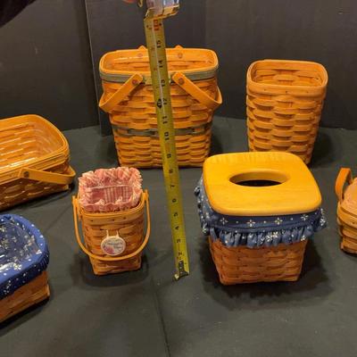 Sale Photo Thumbnail #52: Lot of 8 Longaberger Style Baskets 