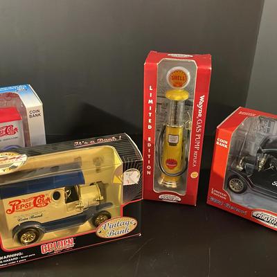Sale Photo Thumbnail #12: Model Car Banks & Shell Gas Pump