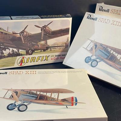 Sale Photo Thumbnail #97: Military War Planes- SEALED