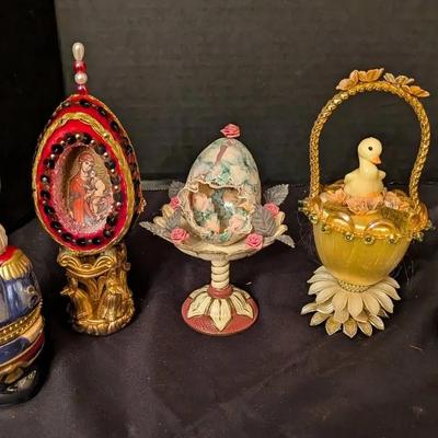 Sale Photo Thumbnail #26: Assorted Holiday & Decorative Figurine Lot