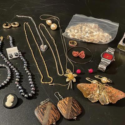 Sale Photo Thumbnail #35: Costume Jewelry (Lot B) Mystery Lot