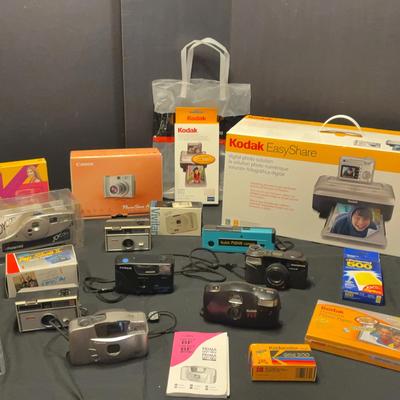 Sale Photo Thumbnail #53: Vintage & Modern Camera Collection – Huge Lot with Accessories