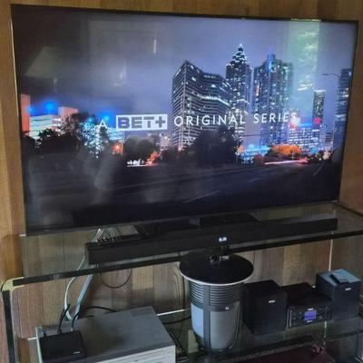 Vizio 55-Inch E550i-B2 Flatscreen TV & Samsung Sound Bar