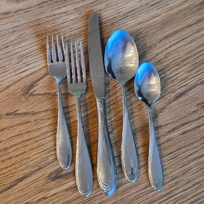 Onieda Camber Cresta Windswept Scroll - 12-Plus Settings Stainless
