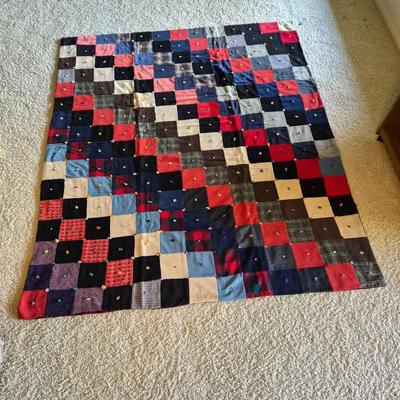 Handsome Vintage Handmade Quilt - Alternating Colored Squares